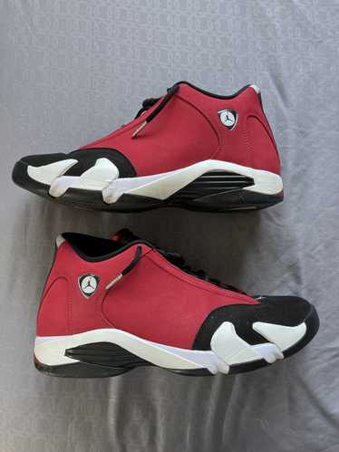 Black and red outlet jordan 14s