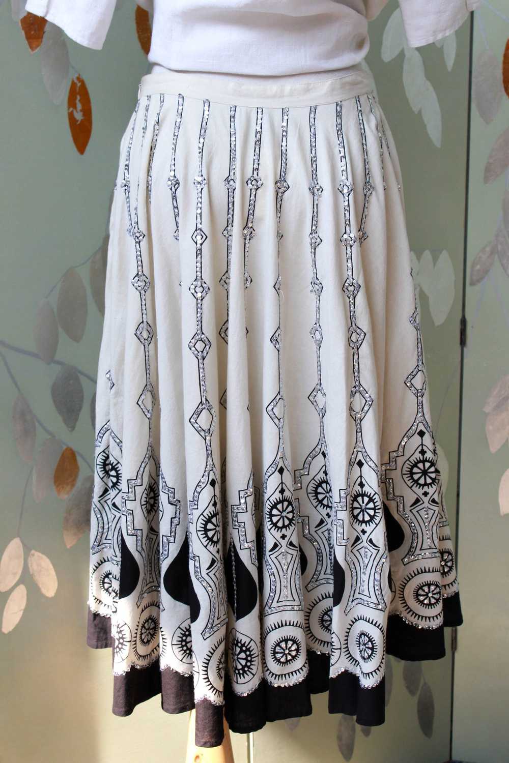 1950s Style Border Print Sequinned Circle Skirt, … - image 9