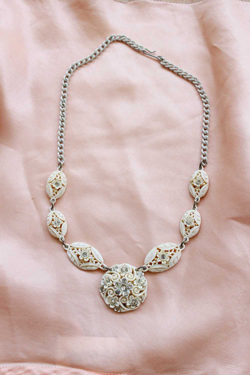 1950s White Carved Celluloid Rhinestone Necklace - image 4