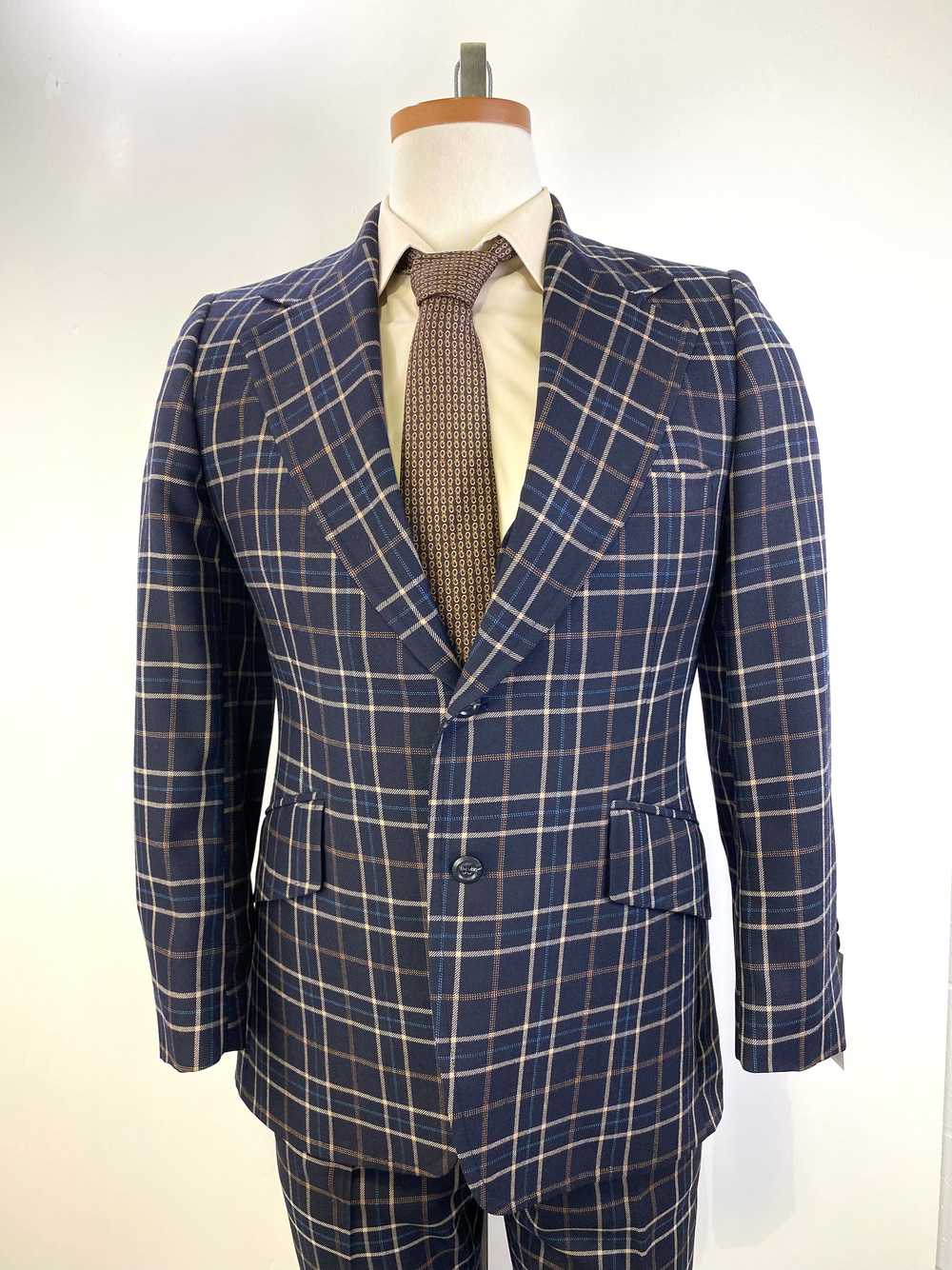 1970s Vintage Men's Suit, Navy/ Beige Plaid 3-Pie… - image 5