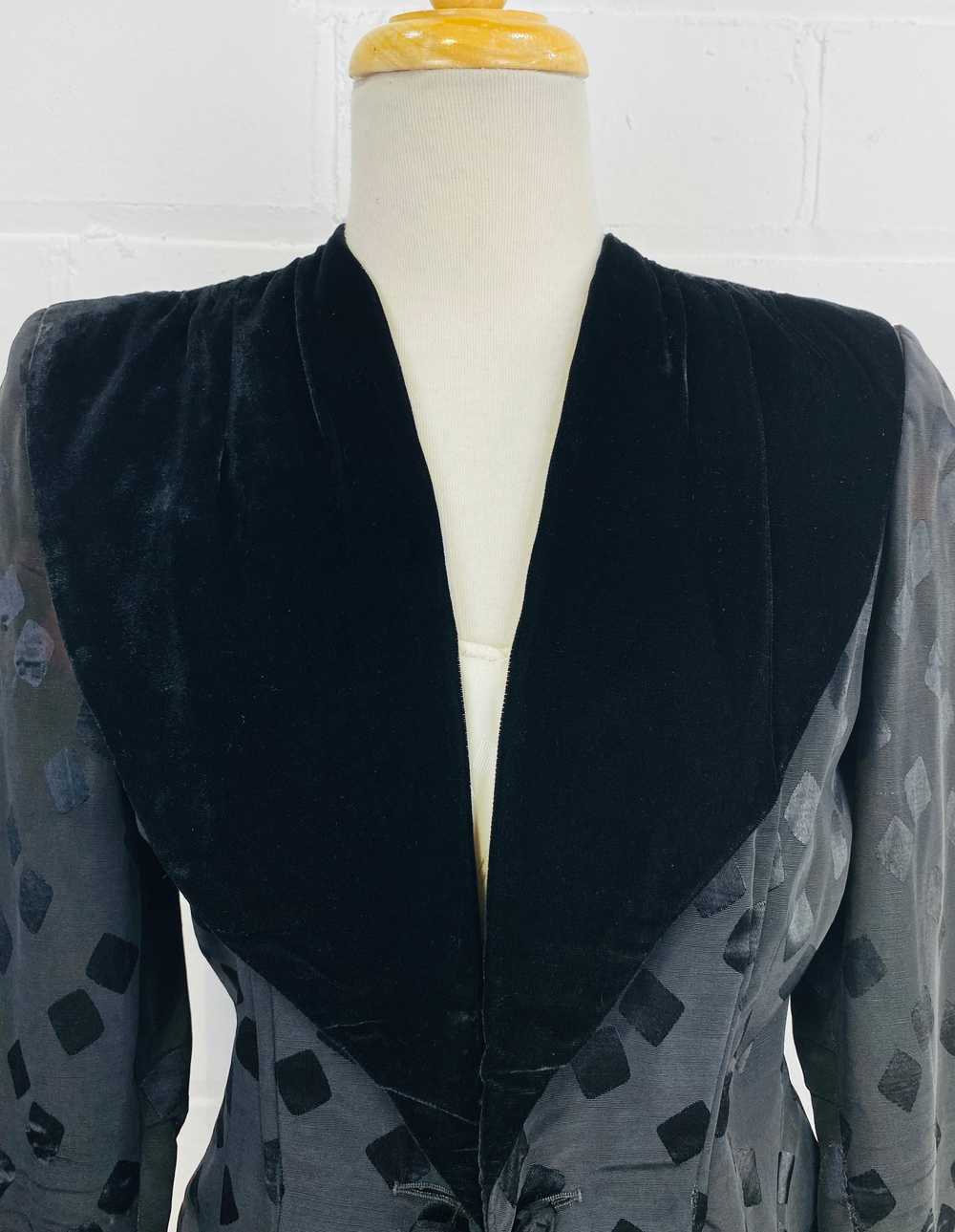 Vintage 1940s Black Jacquard Blazer, Velvet Shawl… - image 3