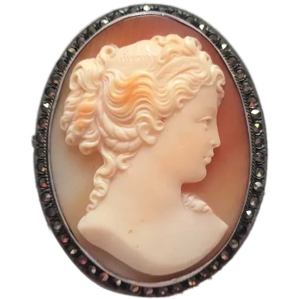 Vintage Art Deco Shell Cameo Brooch Young Lady - image 1