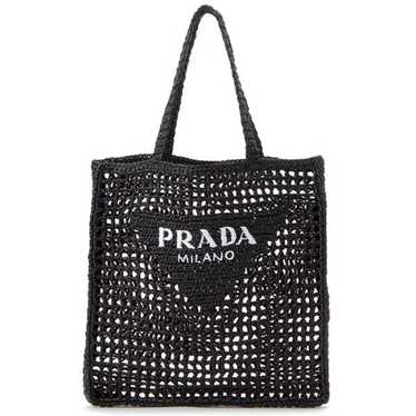 BANANANINA - Running errand after office never been so chic without Prada  🖤 Prada 1BA058 Vitello Phenix Tote Nero 🔎641013 / 54731 For order and  details please contact by WhatsApp to 08118997459