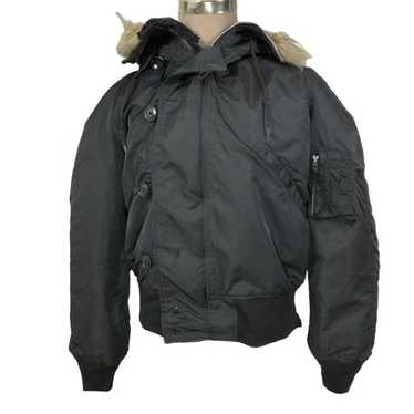 alpha archive n2-b 短丈　flight jaket N-2B Flying Bomber Jacket: Vintage 70s Fashion | TikTok