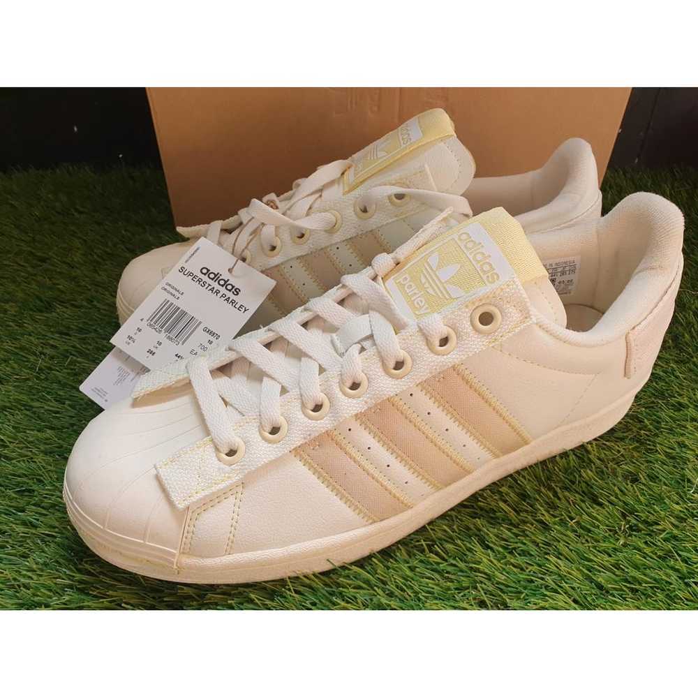 Adidas Superstar vegan leather low trainers - image 7