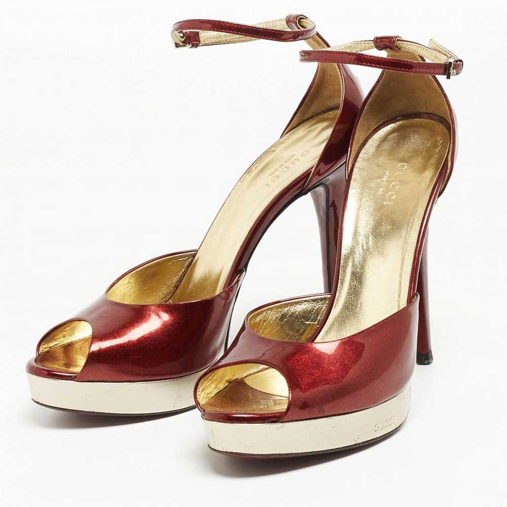 Gucci Patent leather sandal - image 2