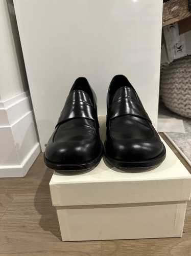 Amomento Black Leather Heeled Loafer