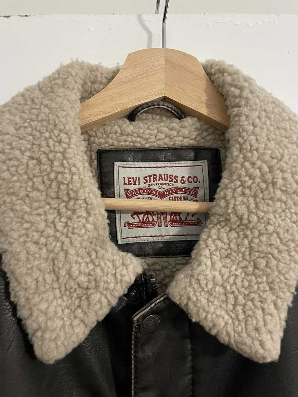 Levi's LEVI LEATHER SHERPA LINED JACKET - image 2