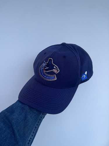 Vintage Canucks hat brand new - Gem