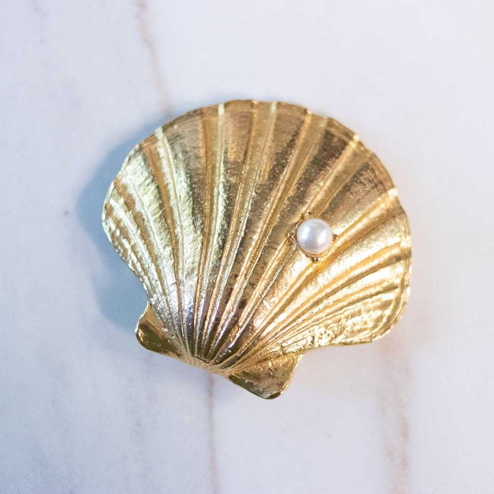 Vintage Kramer NY Gold Shell Brooch with Pearl - image 2