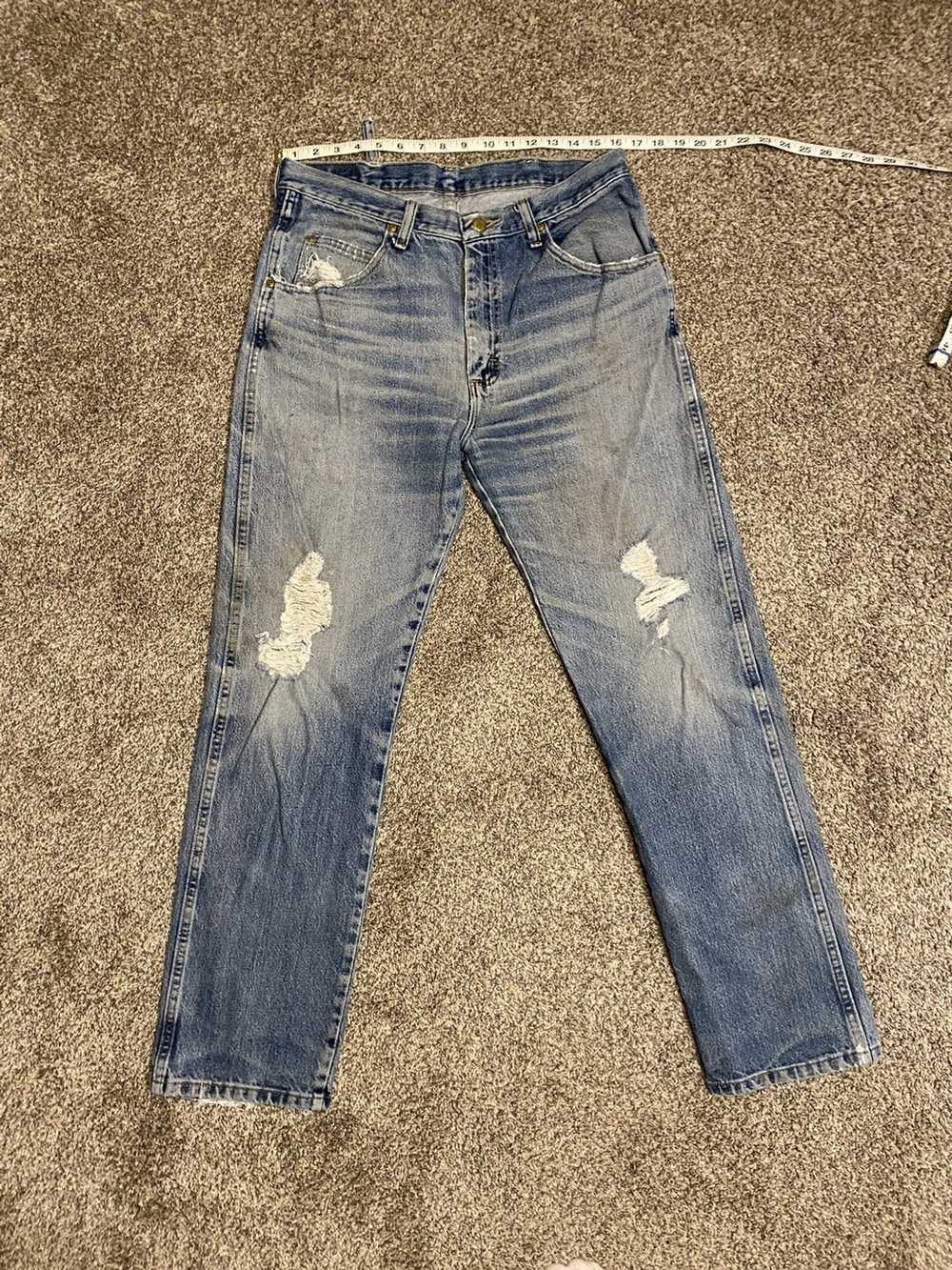 Wrangler Distressed wrangler jeans 34x32 - image 3