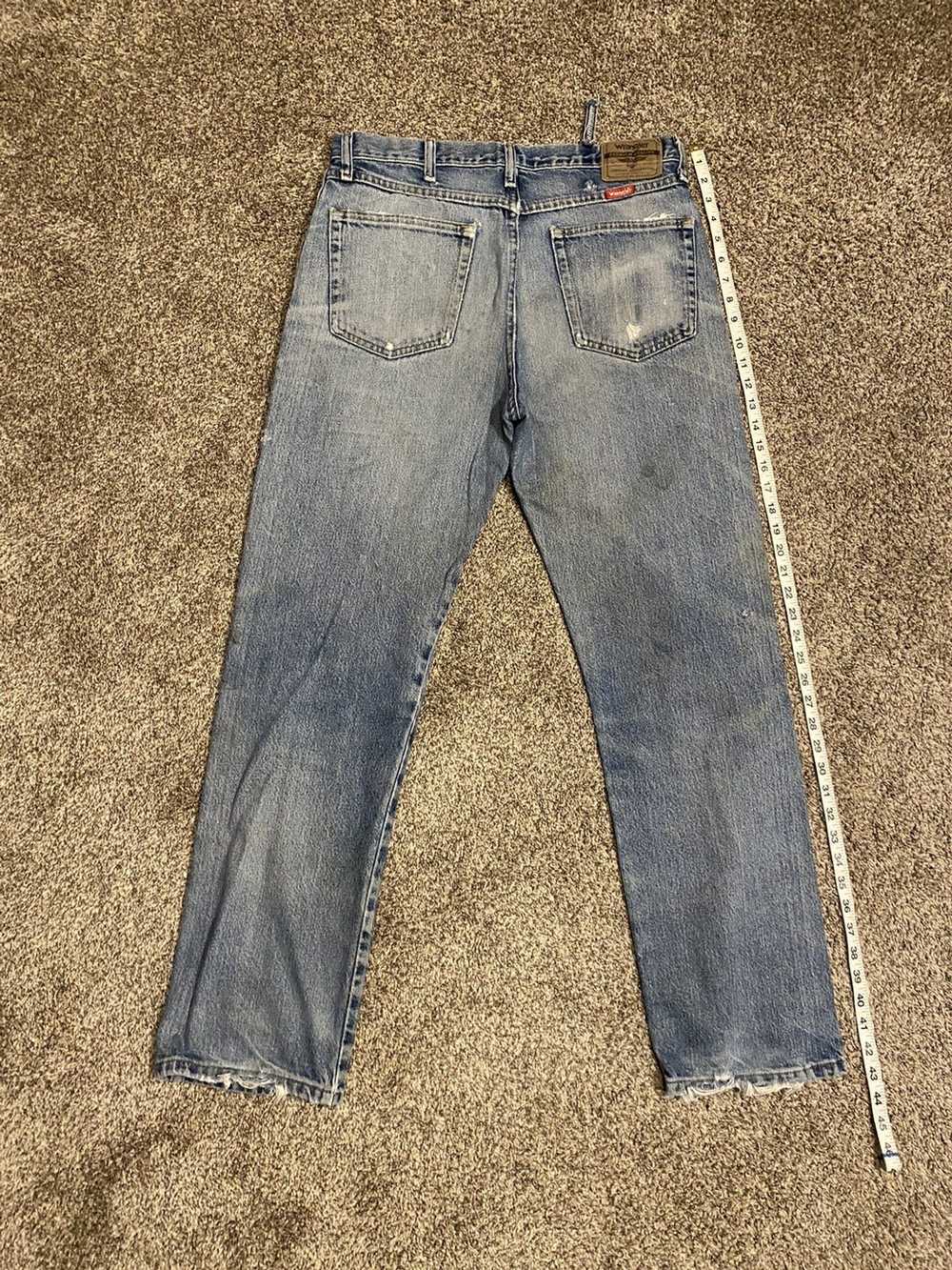 Wrangler Distressed wrangler jeans 34x32 - image 5