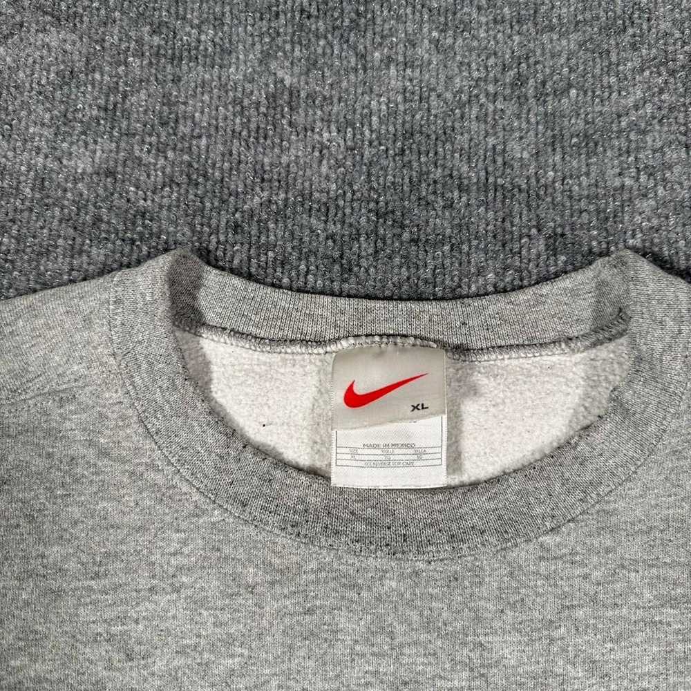 Nike × Vintage Vintage Nike Sweatshirt Essential … - image 4