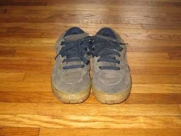 Simple Shoes Vintage 1990s Simple Suede Skateboar… - image 1
