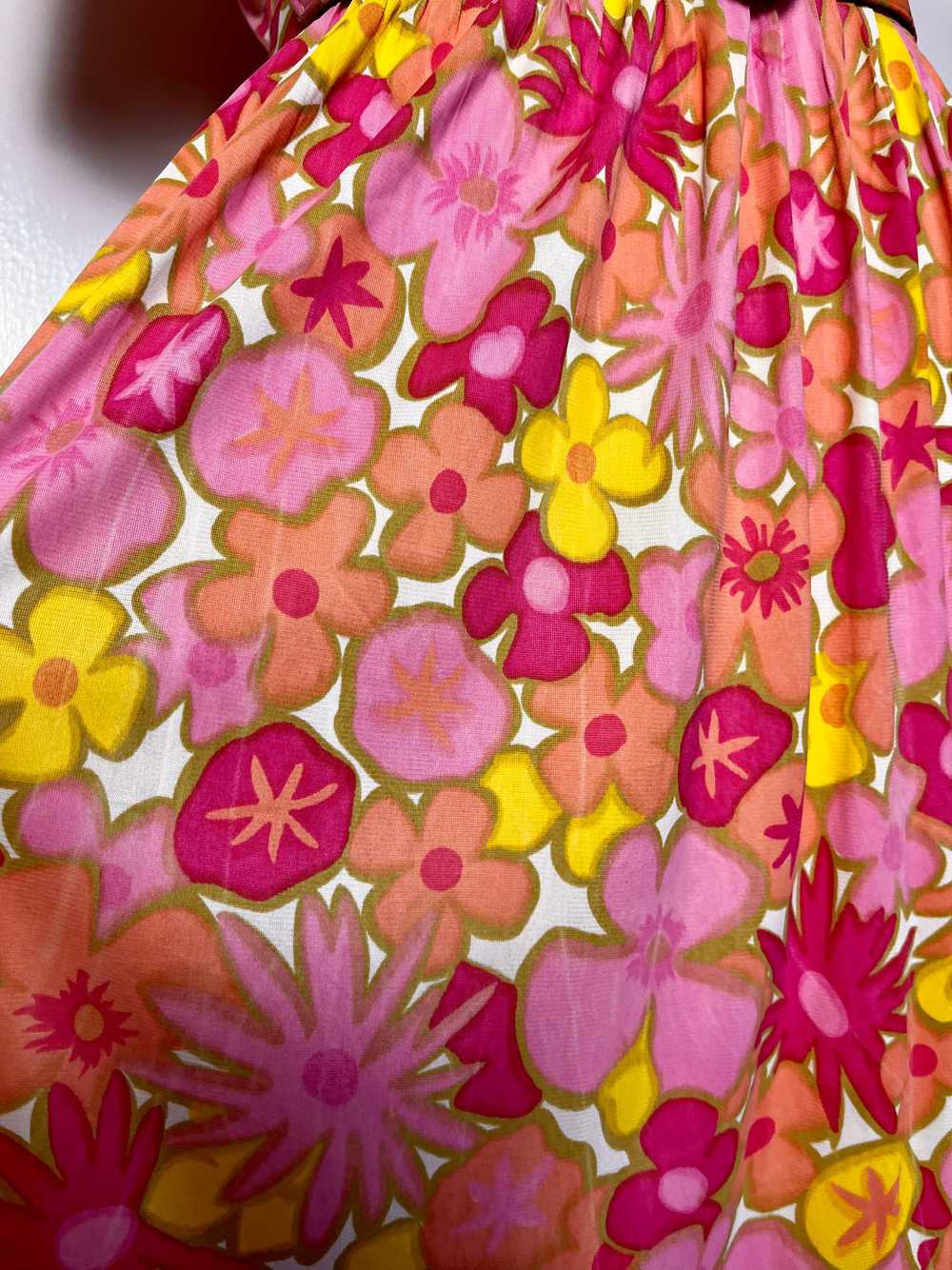 Vintage 1960's Flower-Power Fit n Flare Nylon Mid… - image 11