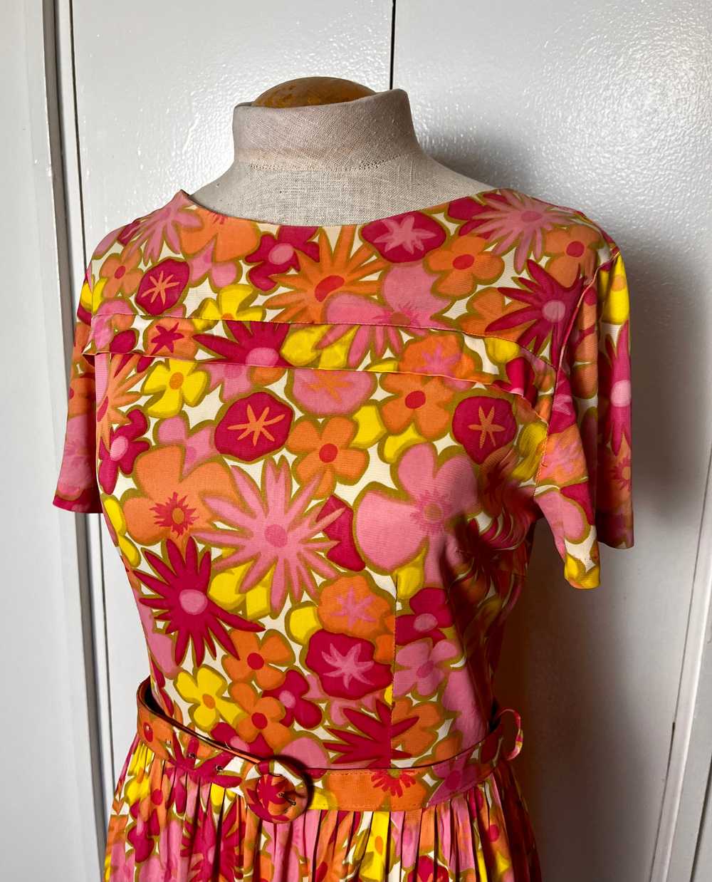 Vintage 1960's Flower-Power Fit n Flare Nylon Mid… - image 6