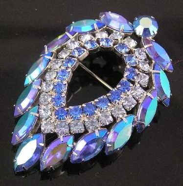 Sarah Coventry by D&E Minty Blue Lagoon Brooch