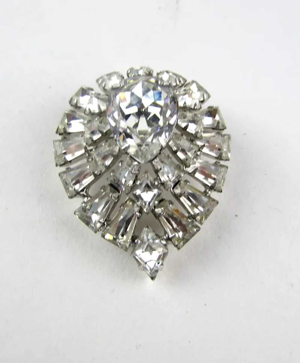 Vintage Clear Crystal Pin In Silver Tone Frame - image 4