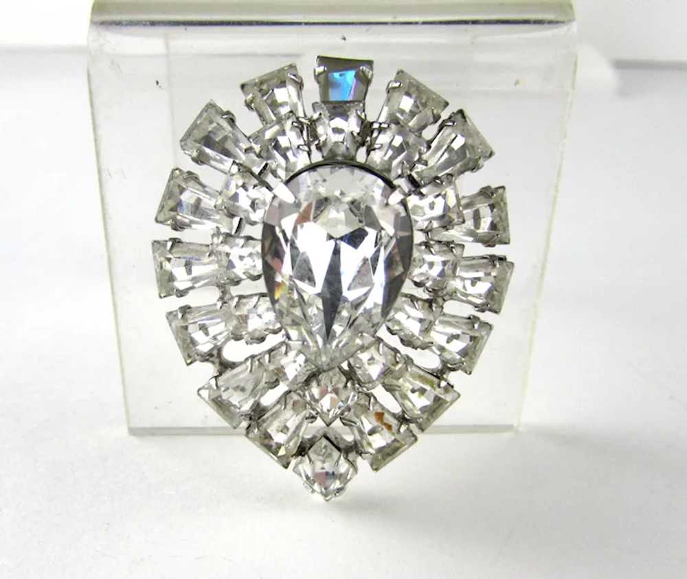 Vintage Clear Crystal Pin In Silver Tone Frame - image 8
