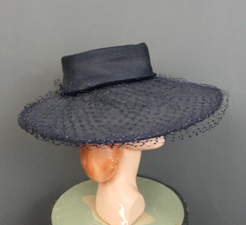 Vintage 1950s Navy Wide Brim Hat Covered with Net… - image 7