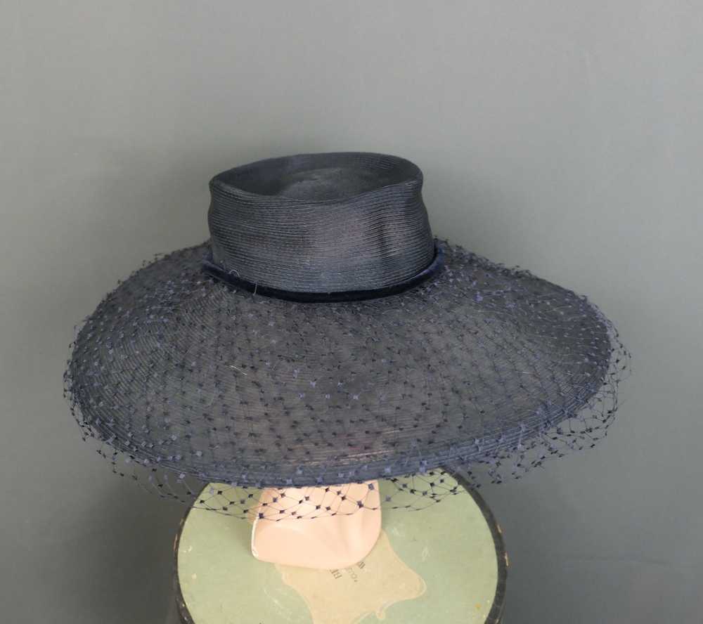 Vintage 1950s Navy Wide Brim Hat Covered with Net… - image 8