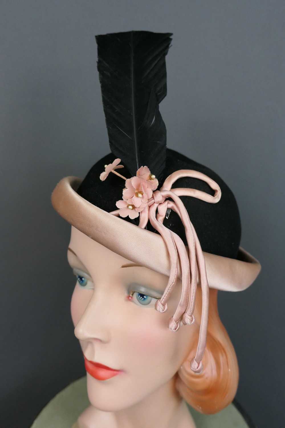 Vintage 1940s Tilt Hat Black Felt & Pink Satin, F… - image 4