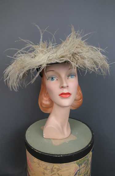 Vintage 1950s Saucer Hat Ivory Feathers on Black F