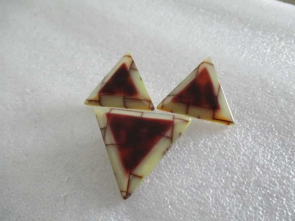 Unusual Striped Lucite Triangle Brooch Earring Se… - image 9