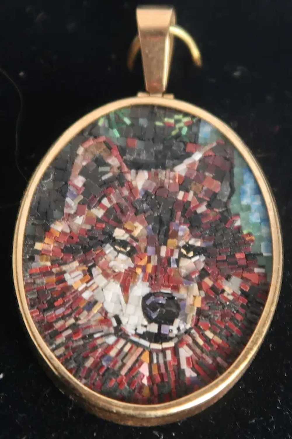 Outstanding Micro Mosaic Pendant Of A Wolf - Hund… - image 4
