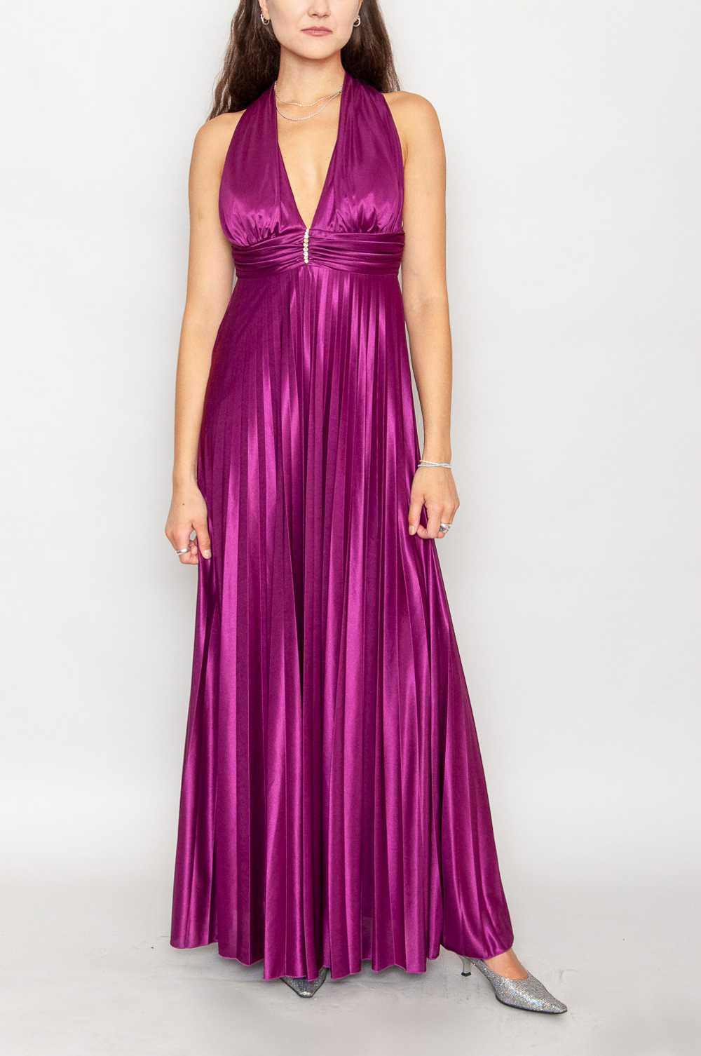 Shimmering Satin Evening Dress With Pleated Skirt… - image 1