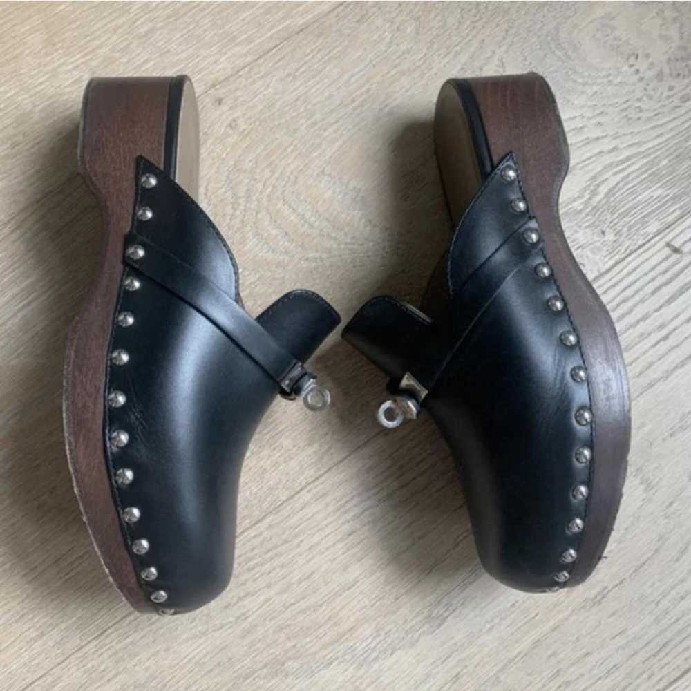 Hermès Carlotta leather mules & clogs - image 4