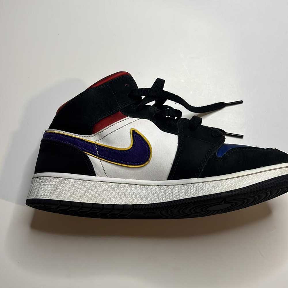 Jordan High trainers - image 10