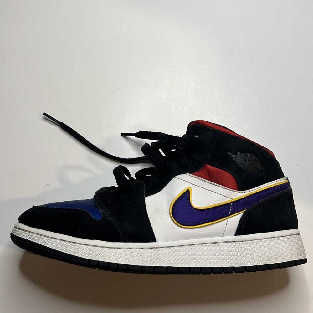 Jordan High trainers - image 9