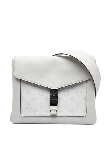 Louis Vuitton Outdoor Messenger Bag Arctic White Taiga Leather