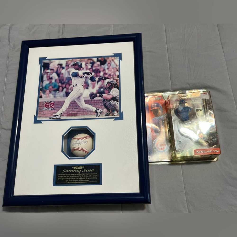 MLB Sammy Sosa **SIGNED* baseball shadow box 2002… - image 1