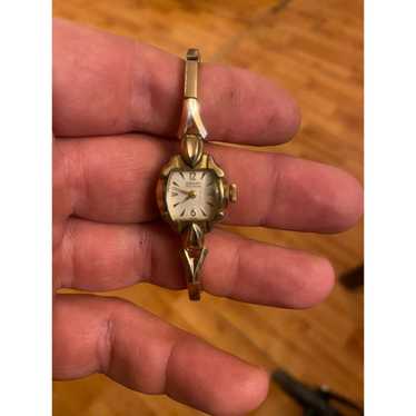 1205 Vintage Gruen Womens Gold Tone Windup Watch! 