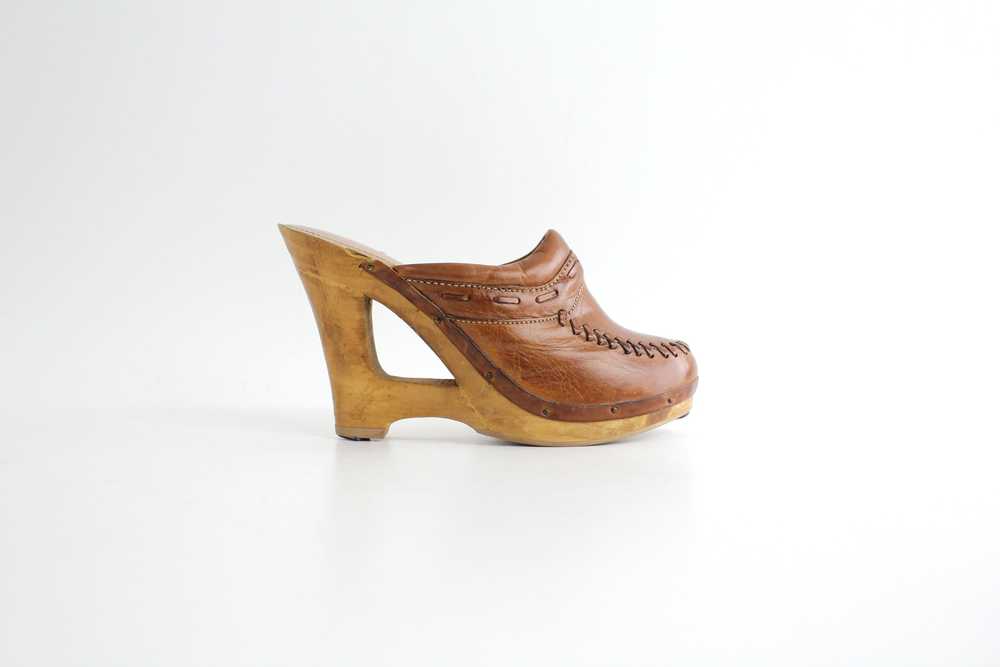 Vintage 1970s Whipstitch Leather Slide Platform C… - image 1