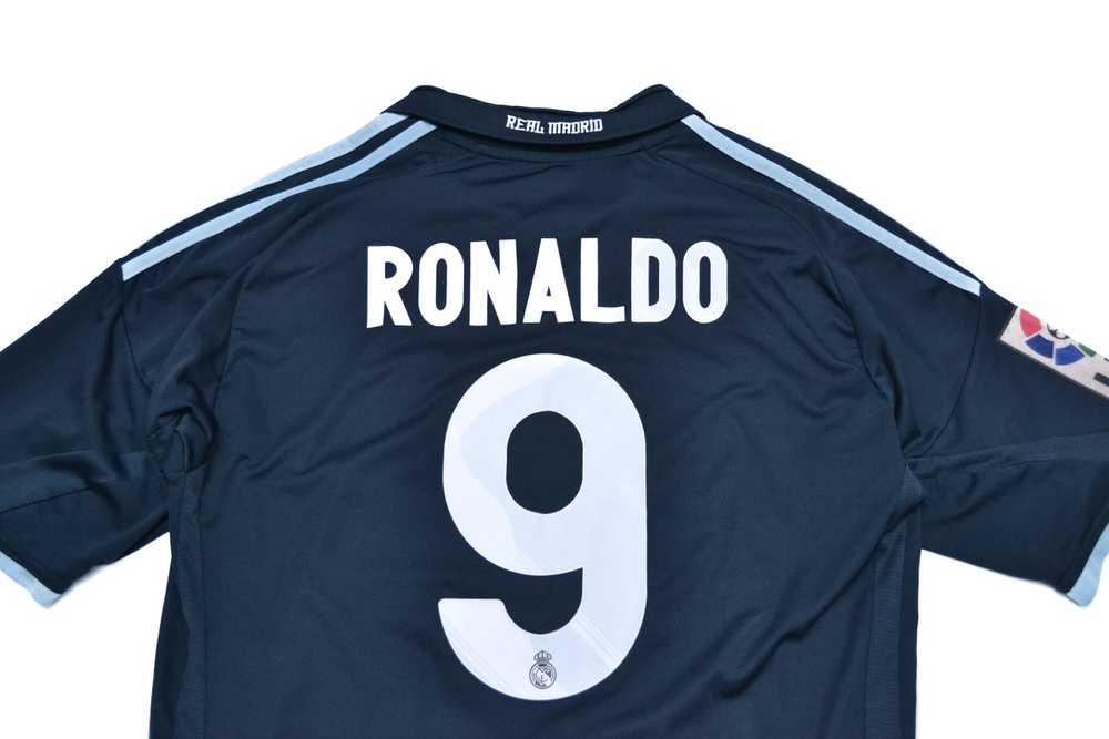 Real Madrid 2009/10 Ronaldo Home Kit (XL) – ONSIDE