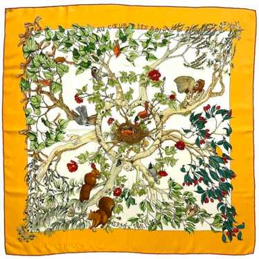 Hermès Assorted Vintage Silk Scarf Day to Night Jewelry Roll Exclusively at  AU Coeur des Bois