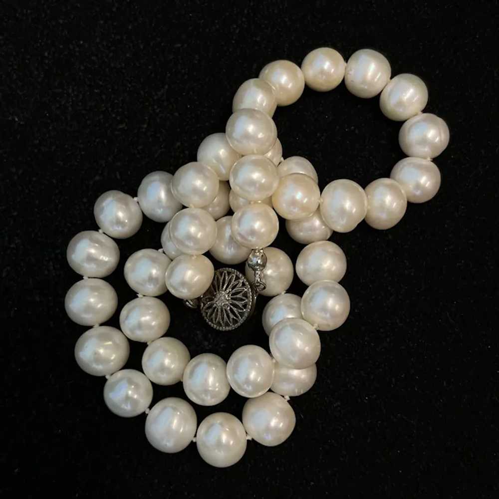 18 Inch Vintage 10mm Cultured Pearl Necklace with… - image 4