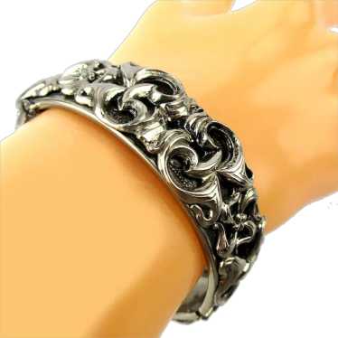 Vintage LISNER Silvertone Hinged Bracelet Ornate O