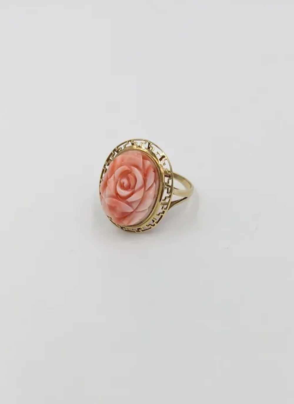 14K Coral Flower Ring Yellow Gold Carved Floral G… - image 2