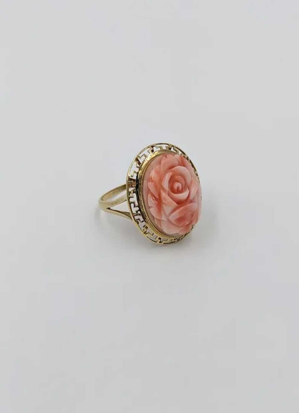 14K Coral Flower Ring Yellow Gold Carved Floral G… - image 3