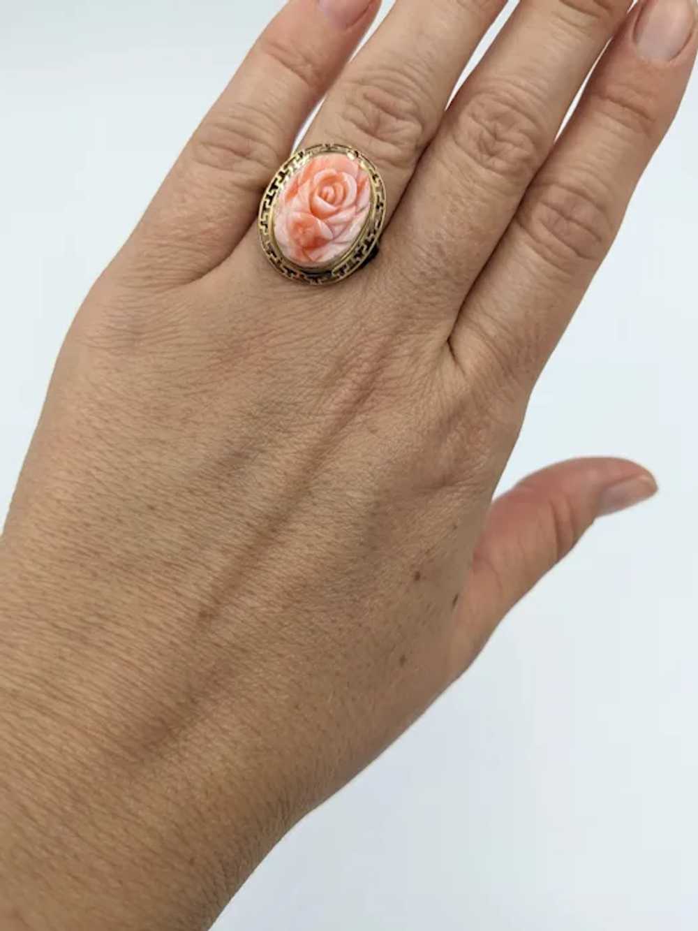 14K Coral Flower Ring Yellow Gold Carved Floral G… - image 4