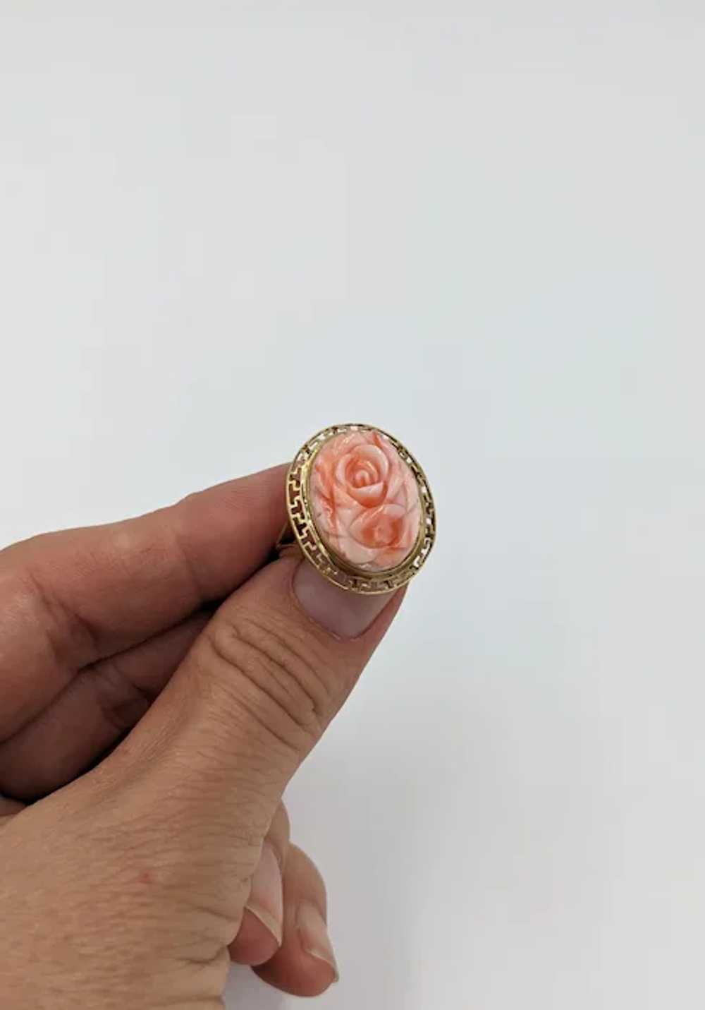 14K Coral Flower Ring Yellow Gold Carved Floral G… - image 5