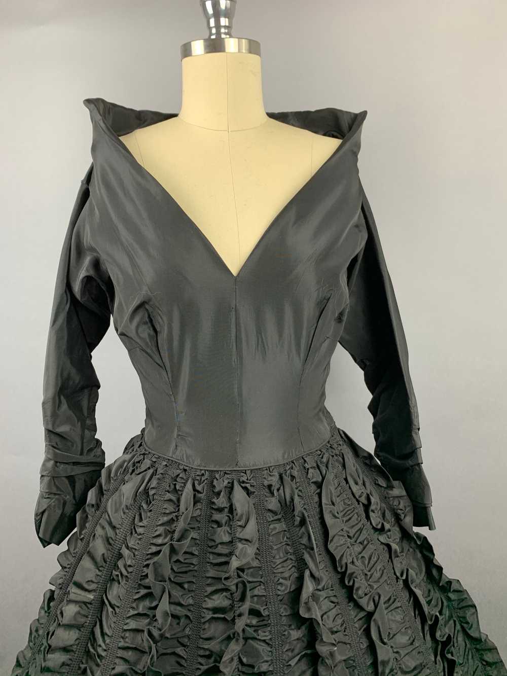 1950s Dramatic Black Ceil Chapman Dress (Slightly… - image 4