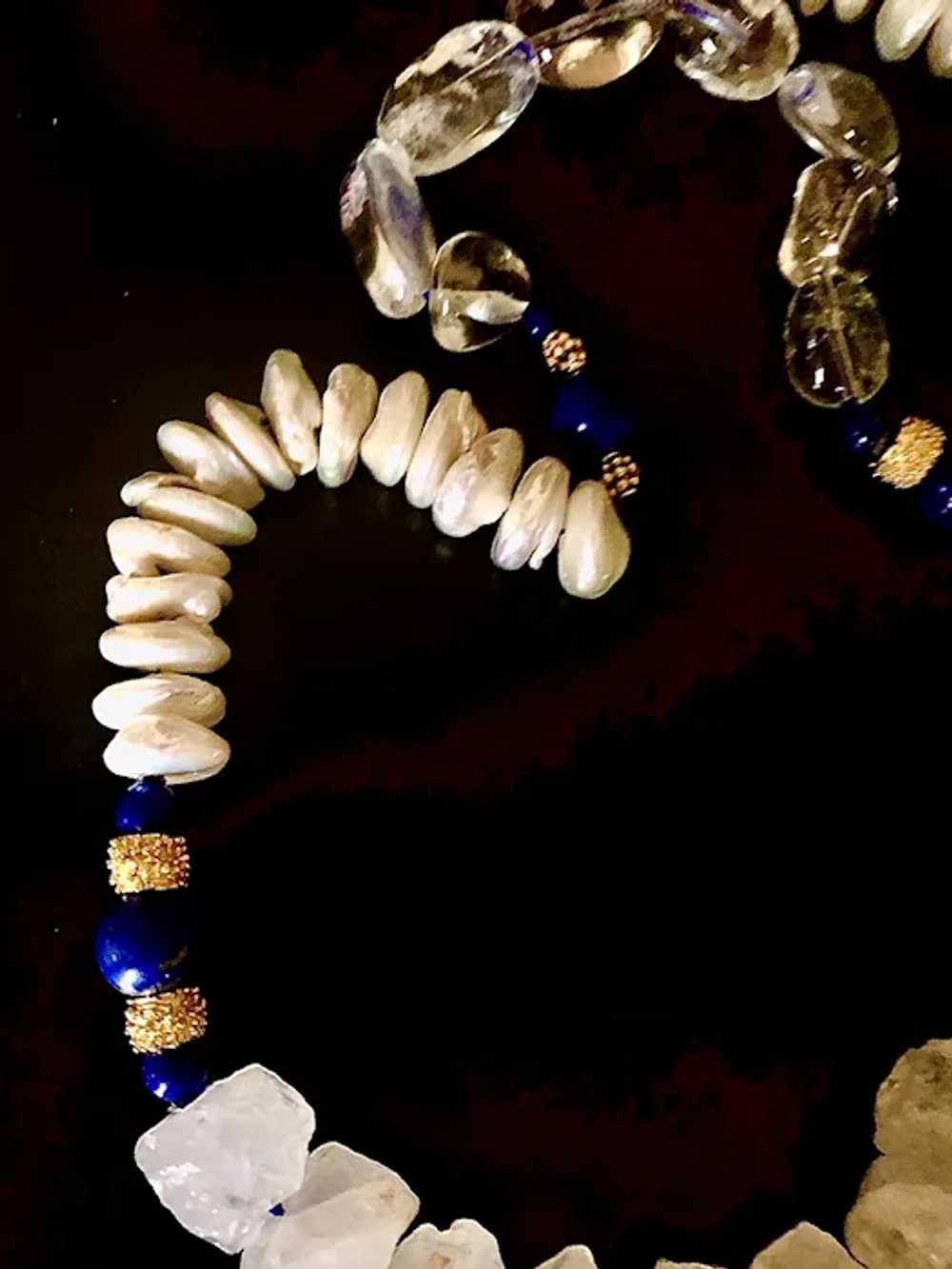 Sautoir necklace with cultured coin pearls, lapis… - image 2