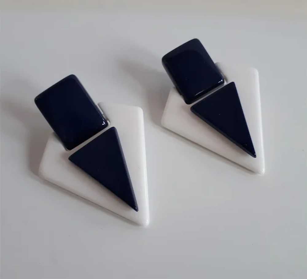 Statement vintage RETRO white navy blue resin pla… - image 2