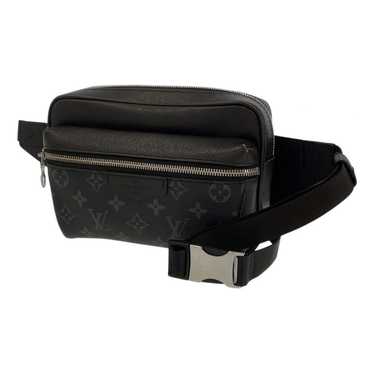 Mini sac ceinture Toile Monogram - Portefeuilles et petite maroquinerie de  luxe, Femme M82335