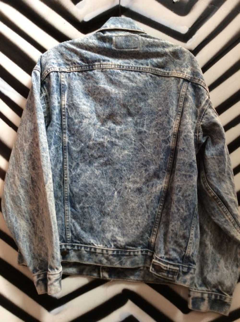 CLASSIC FIT DENIM JACKET MARBLE ACID WASH - image 2